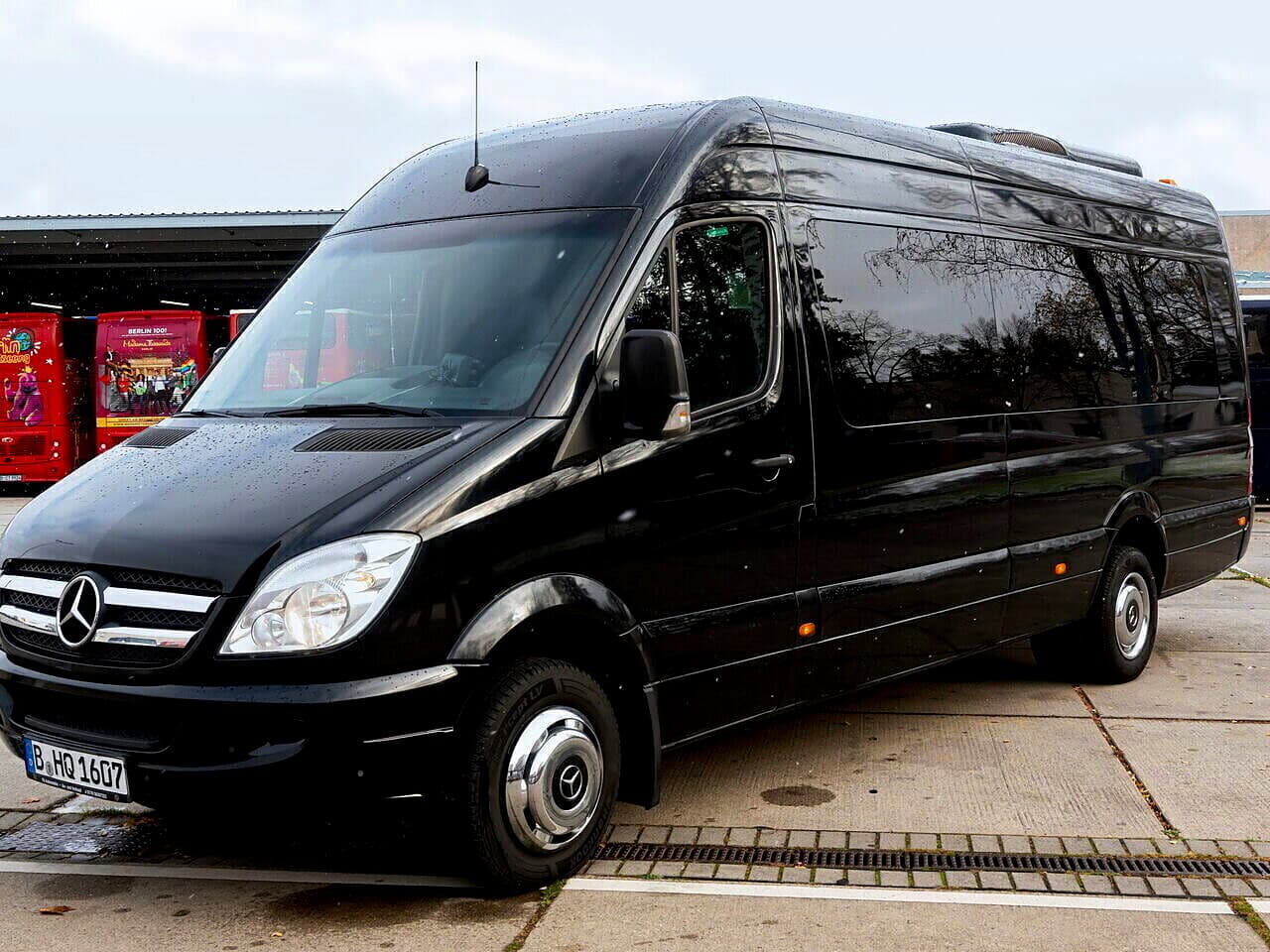 Mercedes Sprinter für bis zu 19 Personen